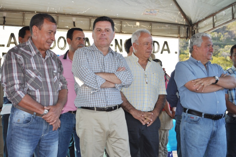 Luiz Teixeira, Wilton, Marconi, Jalles Fontoura e Vilmar Rocha em Niquelândia para inaugurar obra na 237