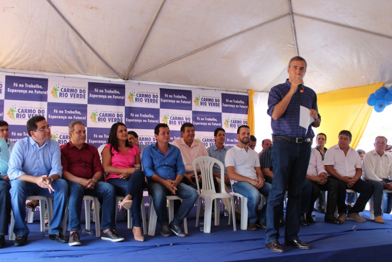 Em Carmo do Rio Verde, José Eliton com lideranças anuncia diversos investimentos para o município