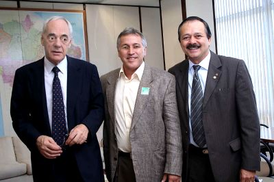 Ministro Reinhold Stephanes, João Batista e deputado Jovair