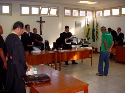 Juiz Rinaldo Barros lê a sentença: 14 anos de reclusão por morte