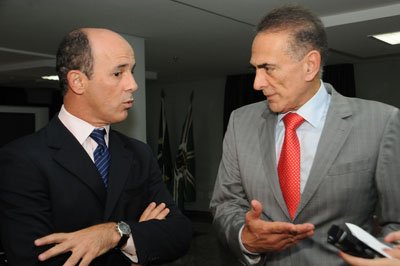 Edivaldo Cardoso, com presidente do Detran; e o governador em exercício Jardel Sebba: afinidades  
