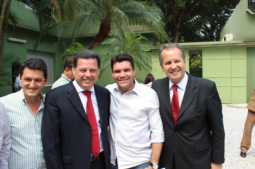 Iran do Lago com o governador Marconi Perillo durante reunião no Palácio das Esmeraldas, em Goiânia