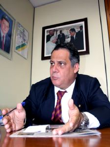 Carlos Leréia, no seu gabinete em Brasília: Iris não é imbatível