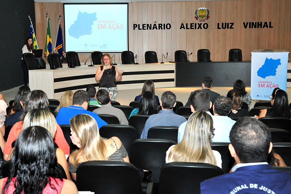 Servidores participam do Programa Estratégia em Ação: para entender melhor as metas do Judiciário