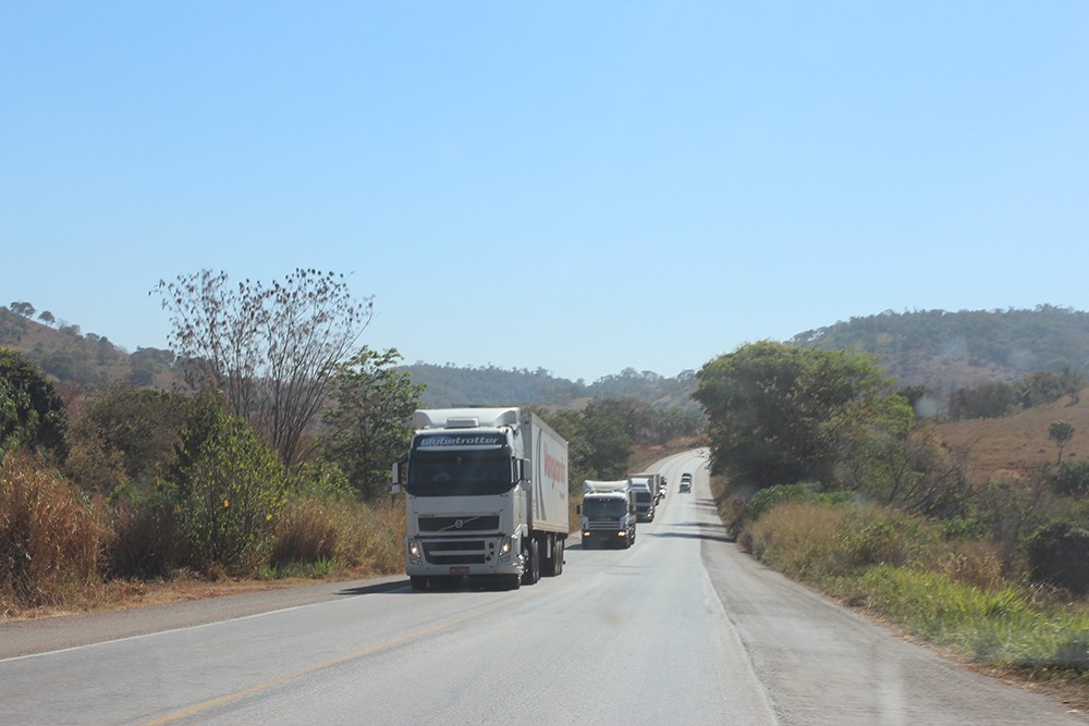 Trecho da BR-153 próximo de Rialma: luta das autoridades goianas para garantir a duplicação da via