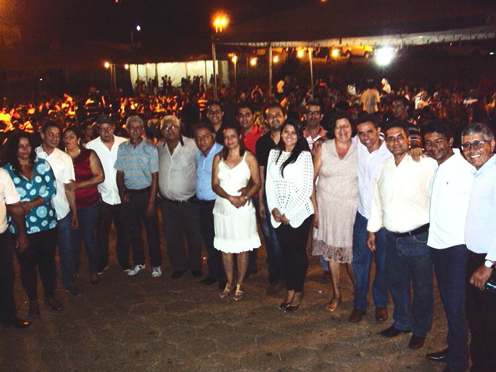 Com apoio da prefeita Mariza, o prefeito eleito Edson Palmeiras comemora vitória nas urnas com festa na cidade de Santa Tereza de Goiás