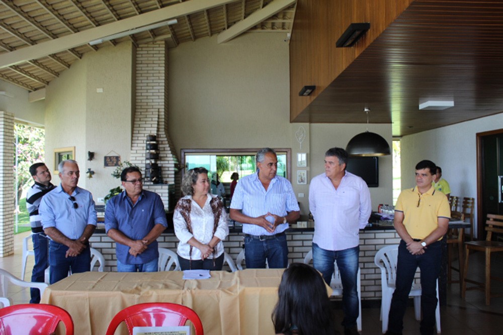 Enilton, Ziquinho, Inês Brito, Zé Carlos, Ival Avelar e Jabez: consórcio reduz custos e cumpre legislação
