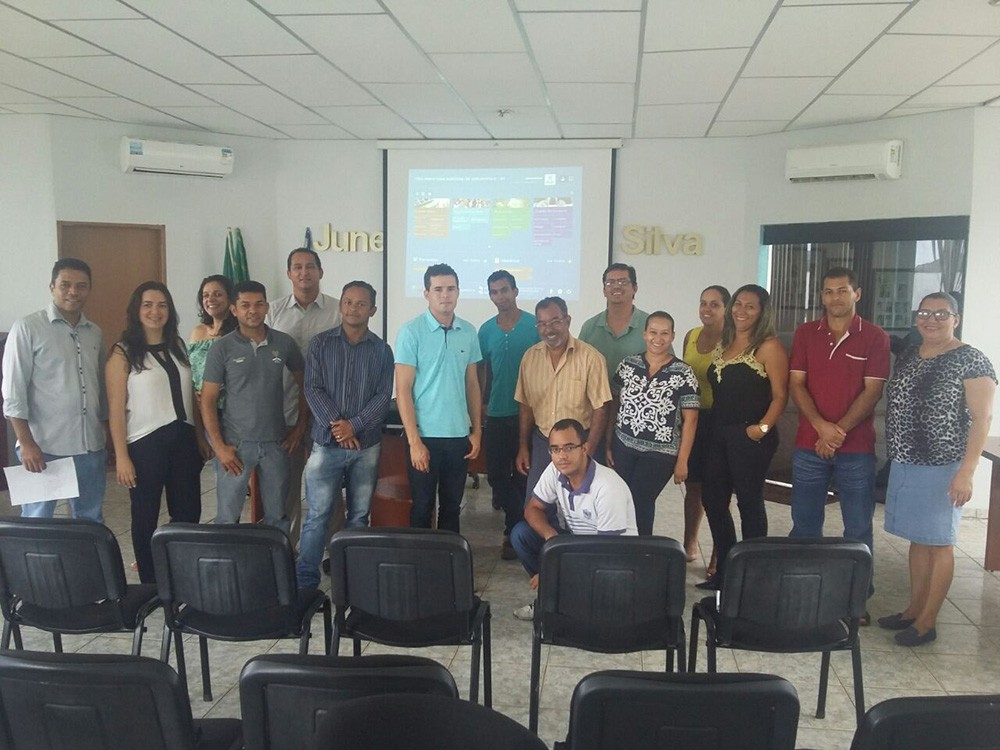 Funcionários de Colinas do Sul que fizeram o curso de qualificação para melhorar o atendimento na cidade