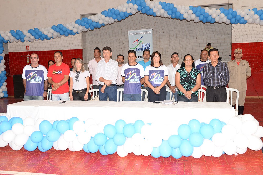 Autoridades com o prefeito Pedro Fernandes prestigiam fase Intermunicipal dos Jogos Estudantis na cidade