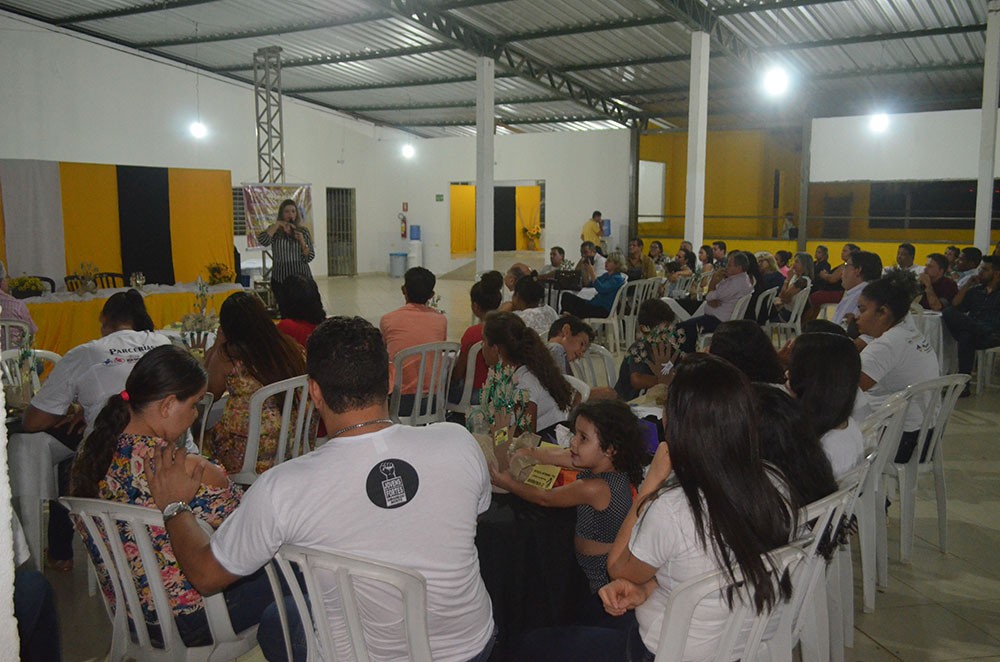 Bruna Tomazetti realiza palestra em São Miguel do Araguaia: casos de automutilação preocupam autoridades