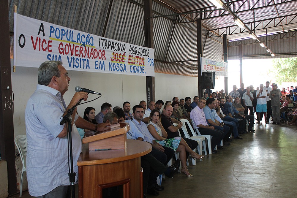 Prefeito Mário Macaco discursa para agradecer os investimentos recebidos no municÃpio pelo Goiás na Frente