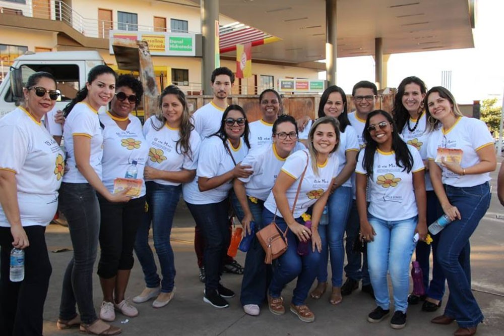 Equipe de profissionais promove ato público em defesa das crianças e adolescentes do municÃpio de Crixás