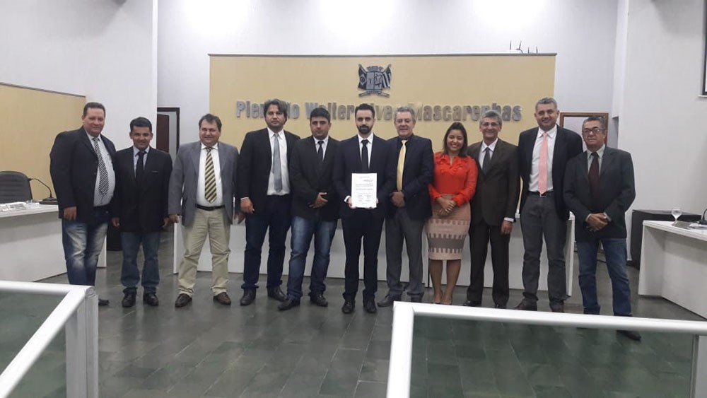 Vereadores entregam Moção de Congratulações a Guilherme Soares, diretor da Agência Prisional de Ceres