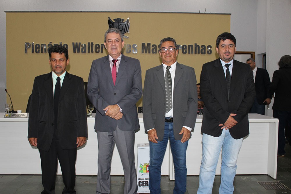 Nova Mesa Diretora da Câmara de Ceres: Sérgio, Jairo, Edmilson e Weder. Disputa este ano foi acirrada