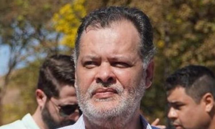 Dr. Carlos Seixo que transformar Crixás em canteiro de obras