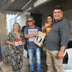 Prefeito Gilber Miranda na confraternização com os pais de Rianápolis