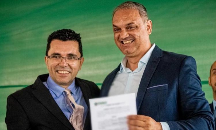 Dr. Fábio Oliveira e o novo coordenador da Educação em Itapaci, Fernando Pires