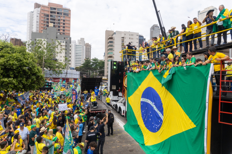 Senador Wilder Morais, Ana Paula Rezende e lideranças do PL durante ato para cinco mil pessoas em Goiânia, no 7 de setembro