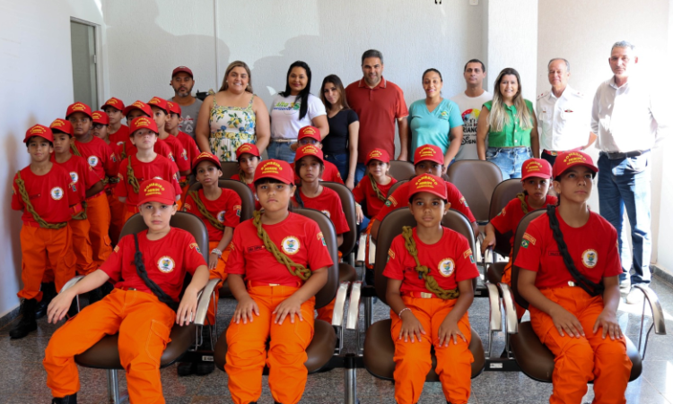 Projeto Bombeiro Mirim avança com aulas de cidadania entre crianças