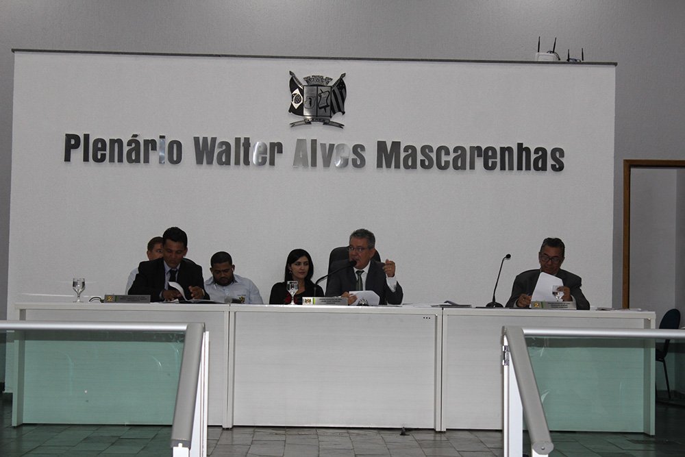 Presidente Jairo Teodoro no comando da sessão deliberativa da Câmara Municipal: 2ª vez na presidência