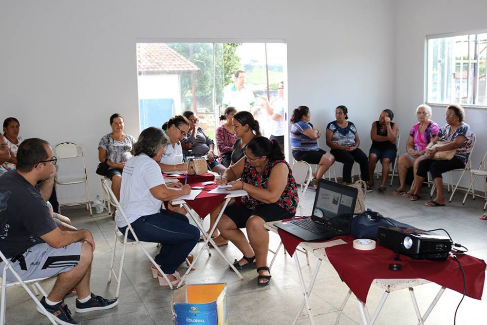 Profissionais da área da saúde fazem atendimento com moradores de Uruana para tratamento de obesidade