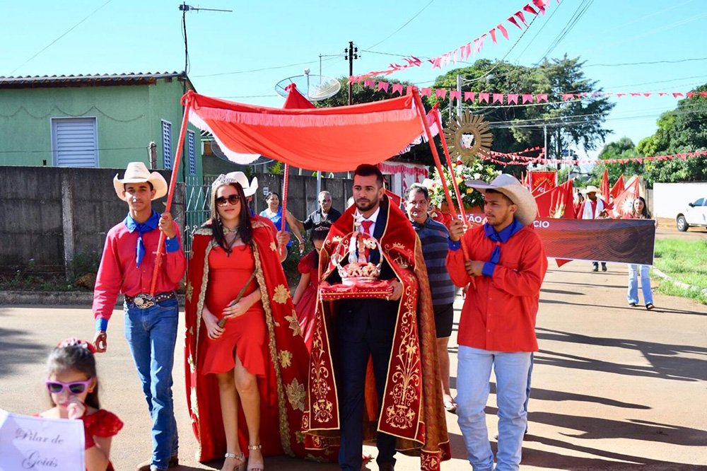 Prefeito Sávio Soares, de Pilar de Goiás, participa de evento religioso e cultural em distrito de Anápolis