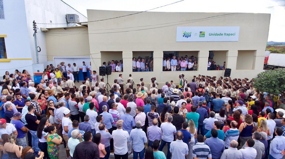 População de Itapaci prestigiou o ato para inauguração do Vapt Vupt da cidade: melhora no atendimento