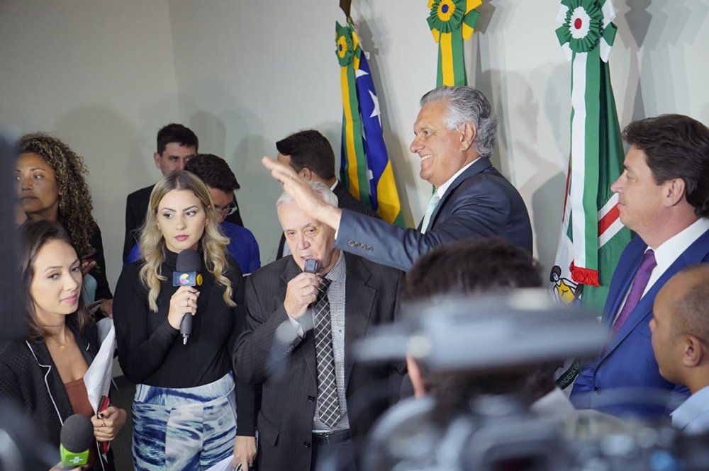 Governador Ronaldo Caiado ao lado de Wilder Morais no anúncio para instalação de 15 novas empresas