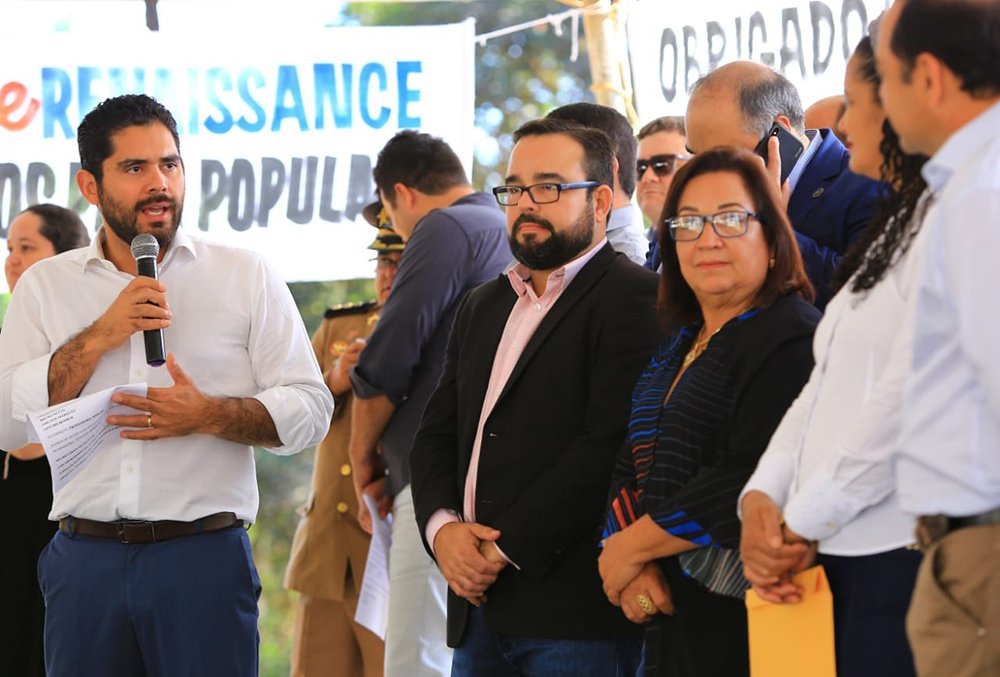 Vice-governador Lincoln Tejota com o prefeito Fred Vidigal: benefÃcios para atender Rialma
