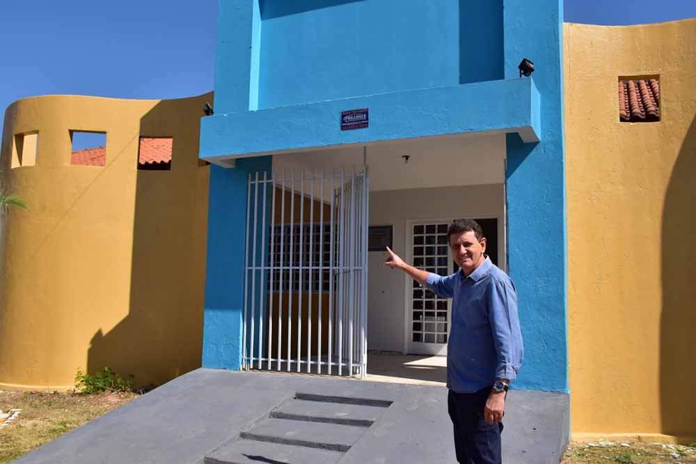 Prefeito Pedro Fernandes mostra o prédio do Cmei Dona Eleuza depois da reforma: um novo momento