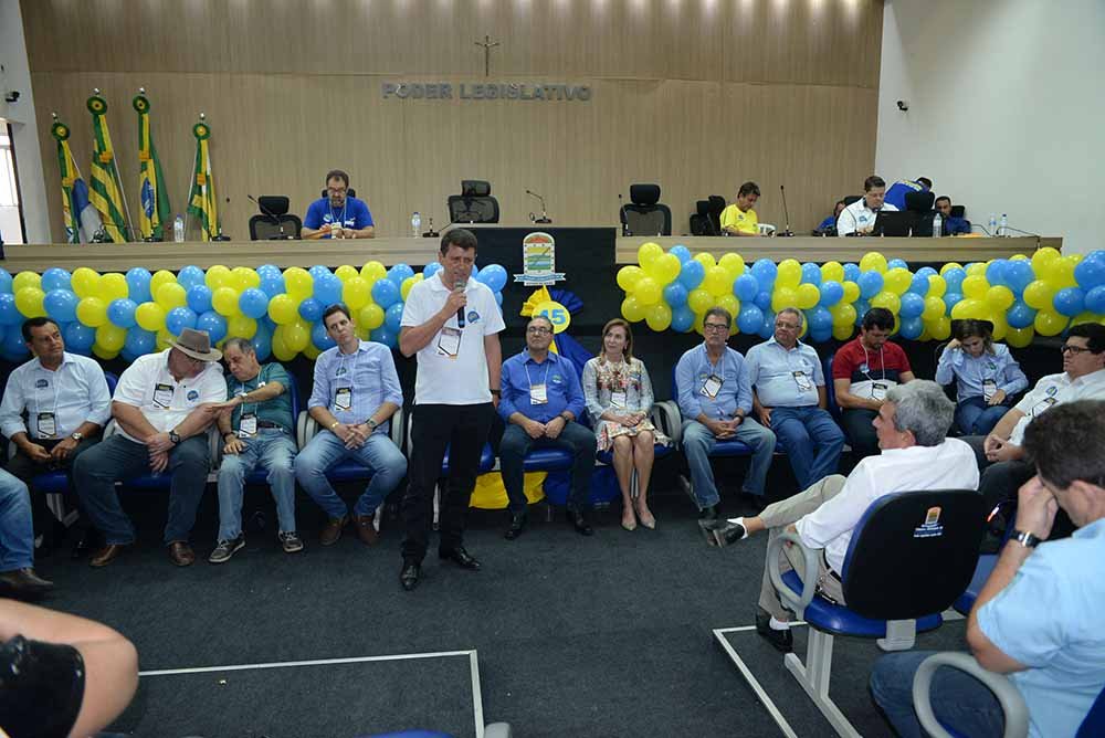 Anfitrião do encontro, prefeito de Porangatu, Pedro Fernandes, fala dos avanços da gestão e cobra apoio