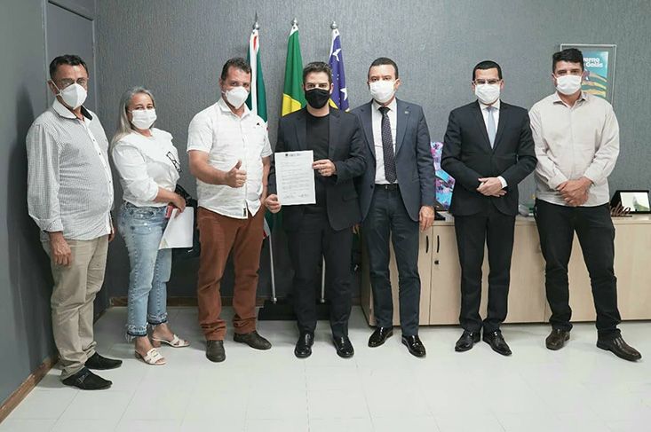 Elieudes com o secretário Ismael Alexandrino: parceria e a confirmação de novos benefícios a São Luiz