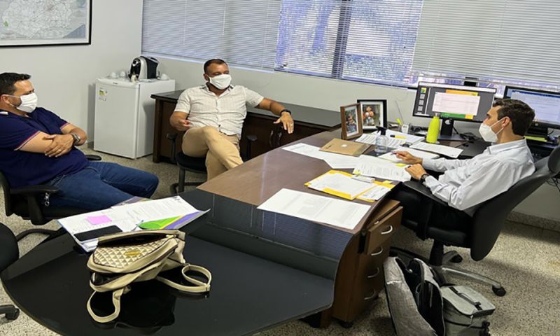 Prefeito Tiagão em agenda em Goiânia em busca de melhorias Prefeito Tiagão em agenda em Goiânia em busca de melhorias