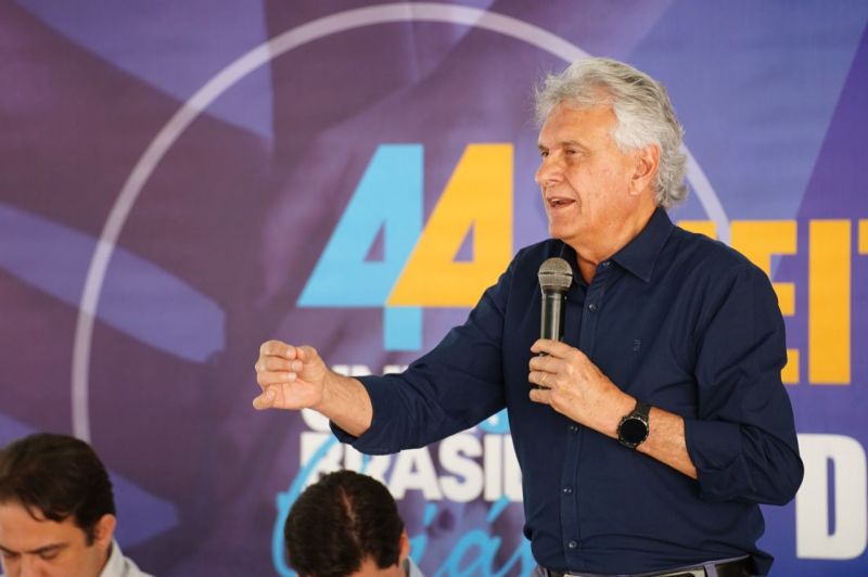 Governador Ronaldo Caiado lidera com folga, segundo informa pesquisa Serpes. Tem o dobro das intenções de voto em relação ao segundo colocado