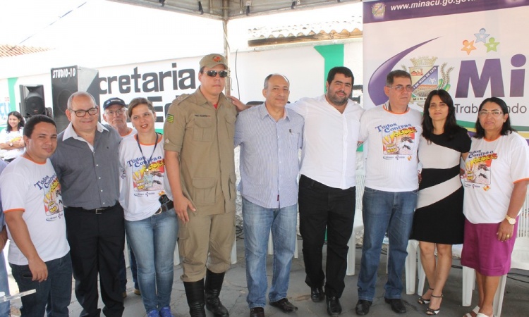 Autoridades na abertura da campanha contra o Aedes: para eliminar todos os focos na cidade