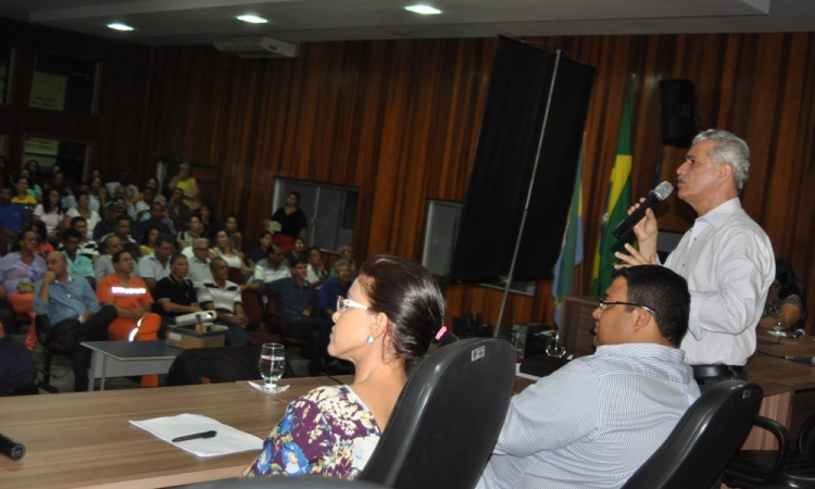 Orlando Naziozeno apresentou nÃºmeros de sua gestÃ£o em audiÃªncia pÃºblica na CÃ¢mara Municipal de CrixÃ¡s