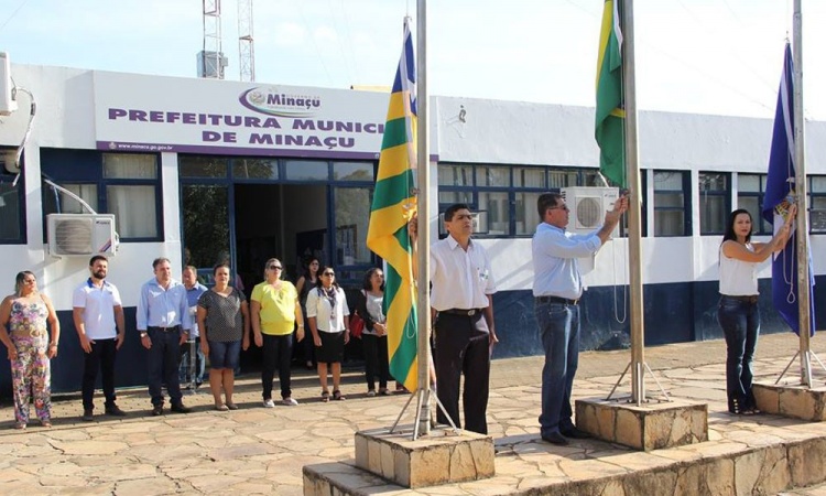 Maurides participa de momento cÃ­vico em comemoraÃ§Ã£o aos 40 anos de MinaÃ§u: muita festa marca a data