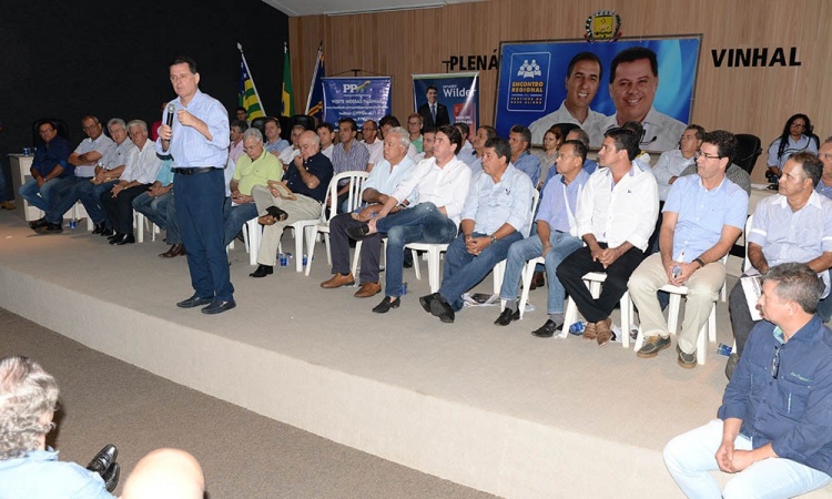 Marconi Perillo desafiou Jalles a aceitar a proposta de disputar mais uma vez a Prefeitura de GoianÃ©sia