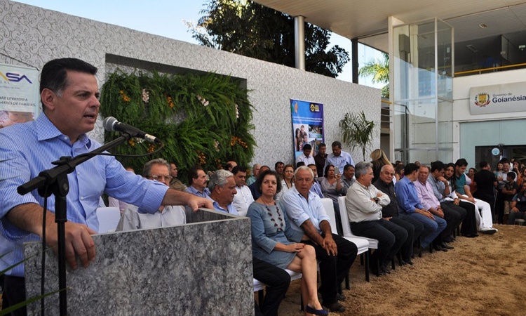 Marconi discursa durante evento em GoianÃ©sia, que completou 63 anos: muitas obras e desenvolvimento
