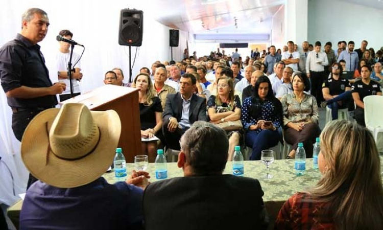 SecretÃ¡rio JosÃ© Eliton durante reuniÃ£o em Posse para instalaÃ§Ã£o do SubcomitÃª Integrado de SeguranÃ§a PÃºblica