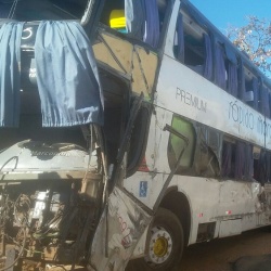 Motorista do Ã´nibus morreu e mais 27 ficaram feridos
