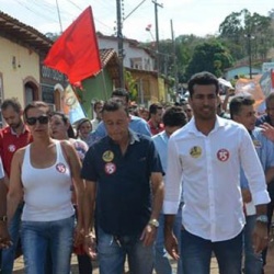 SÃ¡vio com autoridades do municÃ­pio e o deputado federal e presidente do PMDB, Daniel Vilela