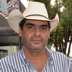 Prefeito eleito Marconni Pimenta e a esposa Priscilla Cinquini Alves