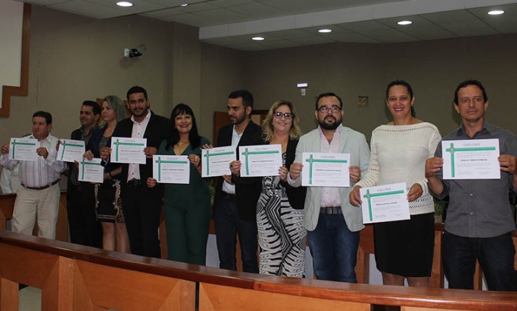 Prefeito eleito Fred e vereadores sÃ£o diplomados em cerimÃ´nia que teve â€˜puxÃ£o de orelhasâ€™ de juiz eleitoral