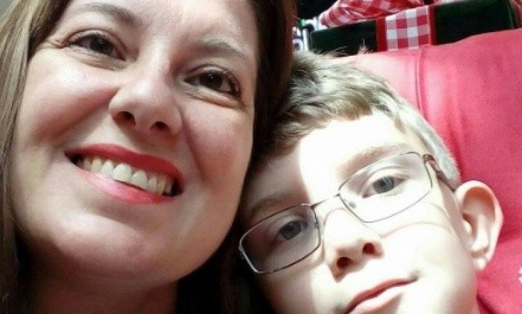 A ex-exposa Isamara Filier e o filho JoÃ£o Victor Filier de Araujo