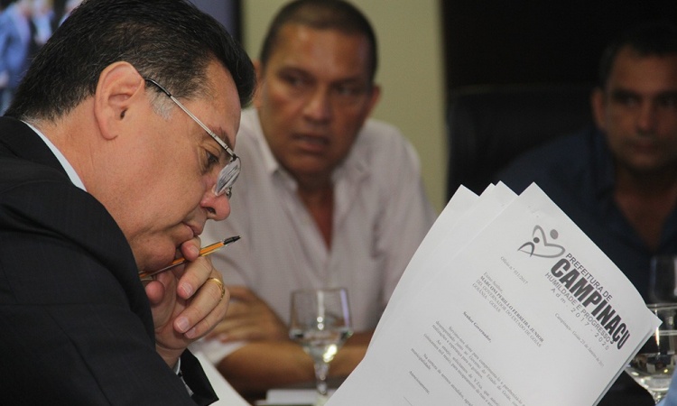 Marconi Perillo com as demandas de CampinaÃ§u, apresentadas pelo prefeito Milson MagalhÃ£es: parcerias