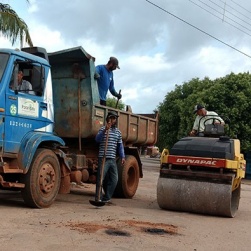Secretaria de Obras promove OperaÃ§Ã£o tapa-buracos por toda cidade