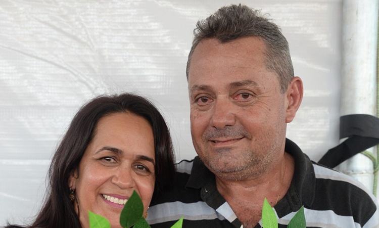 Cirinha recebe homenagem do esposo Luiz em Montividiu 