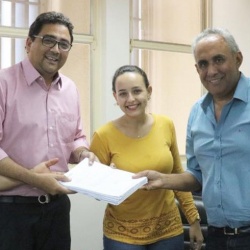 Talles com prefeito ZÃ© Carlos e autoridades de RianÃ¡polis: documentos
