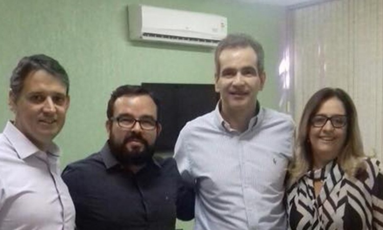 Prefeito e vice atuam juntos para resgatar compromissos de campanha e realizar  as obras que o municÃ­pio precisa. Uma delas Ã© a reforma do Hospital Municipal